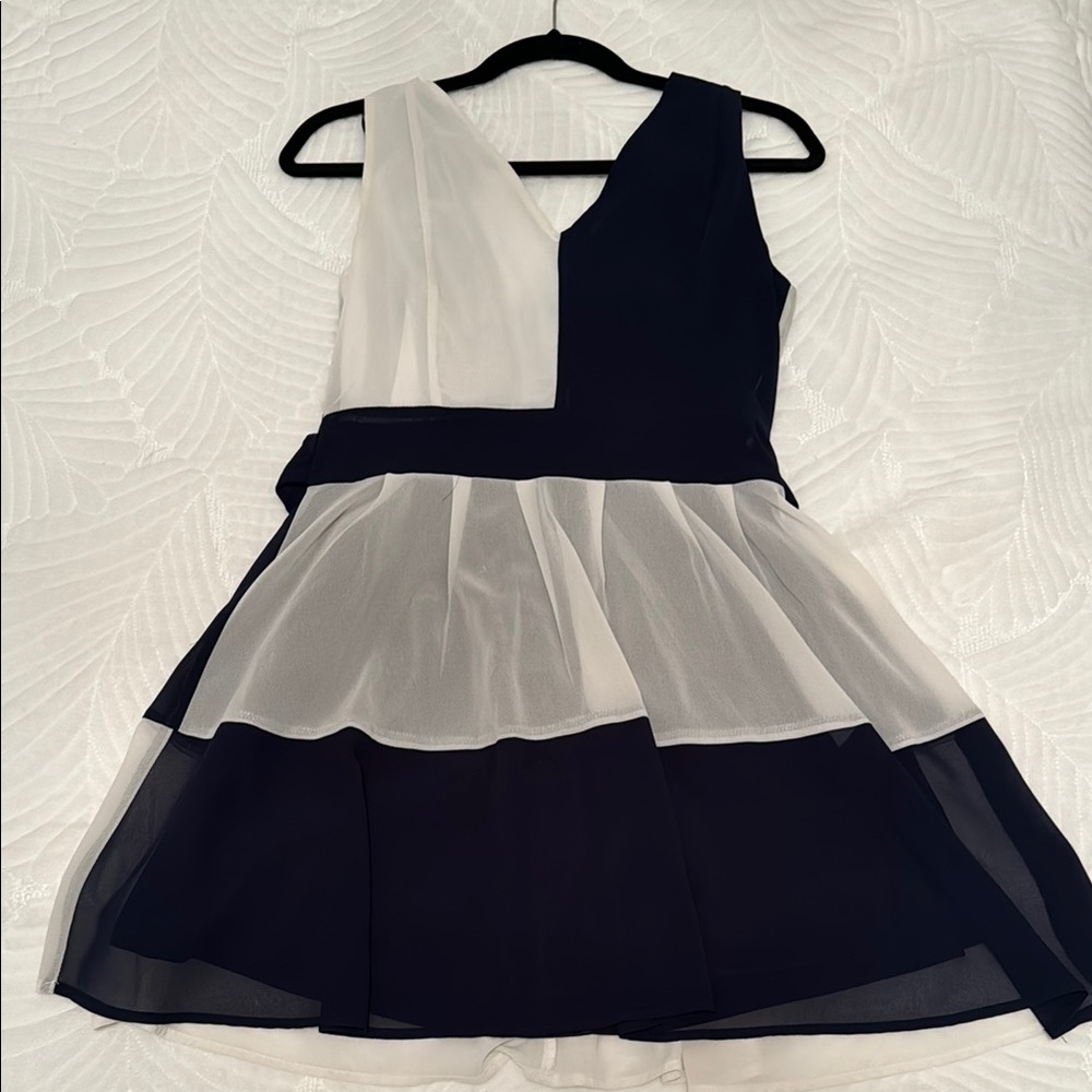 Chic Navy and White Sleeveless Dress